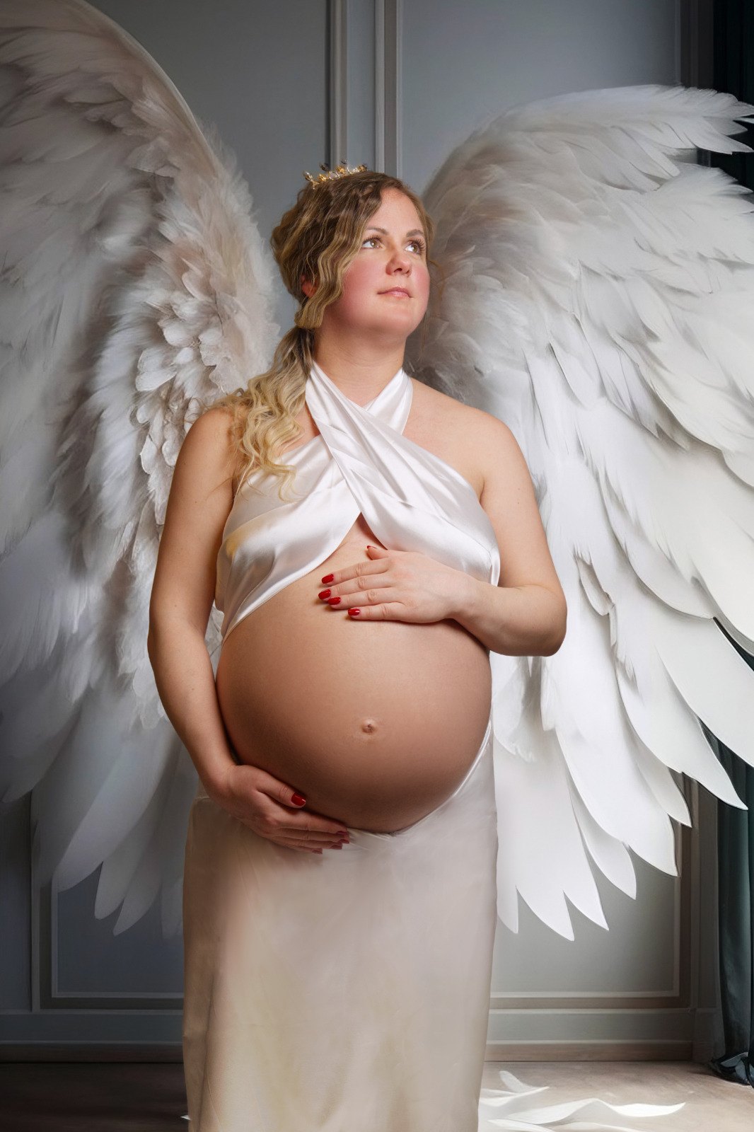 We have an ever growing collection of maternity gowns and accessories you can use free of charge!.Many of the gowns are custom made specially for us and you won’t
